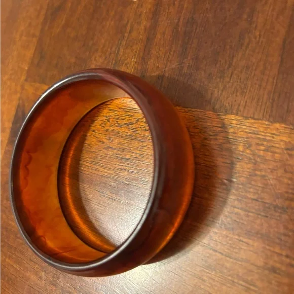 Bakelite Wide Iced Tea Bracele - Picture 14 of 14